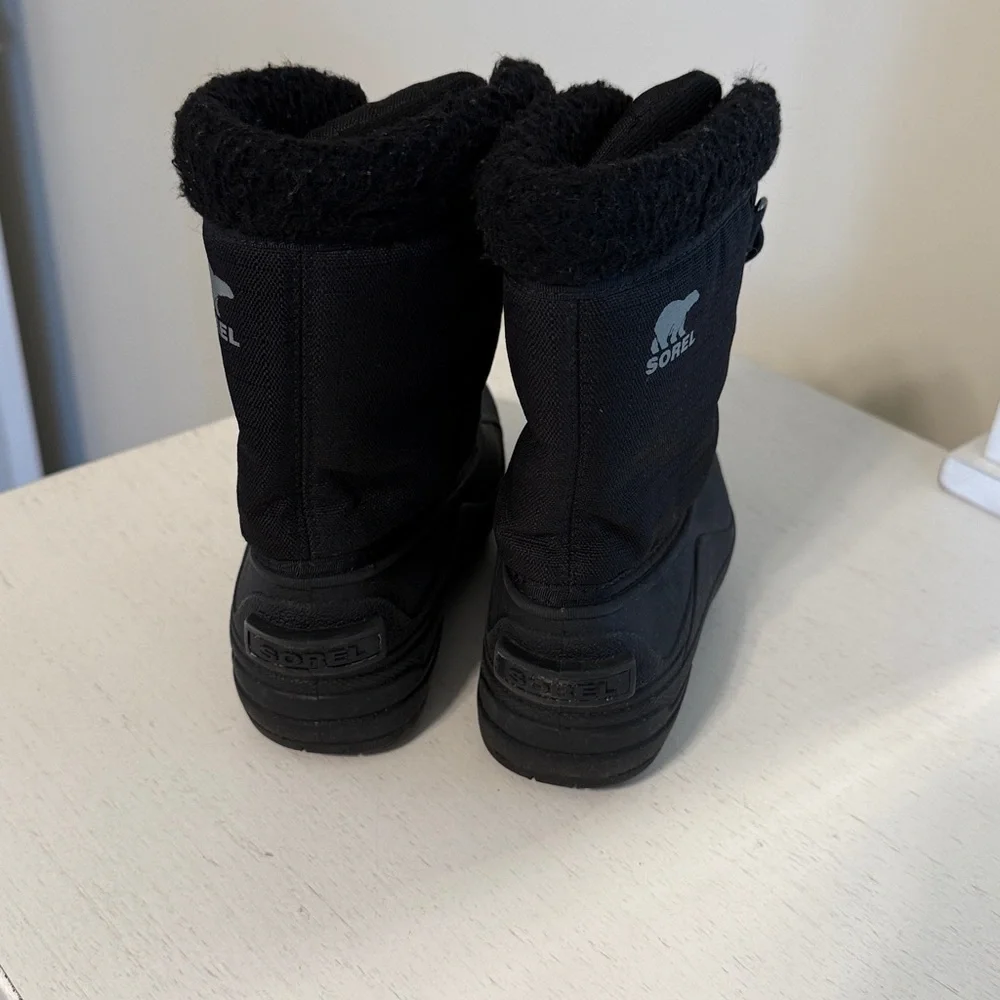 Sorel Youth Cumberland Black Insulated Snow Boots / Size 13 / Bungee Lace